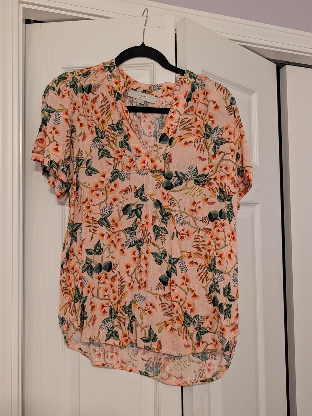 LOFT Peach-Pink Floral V-Neck Blouse